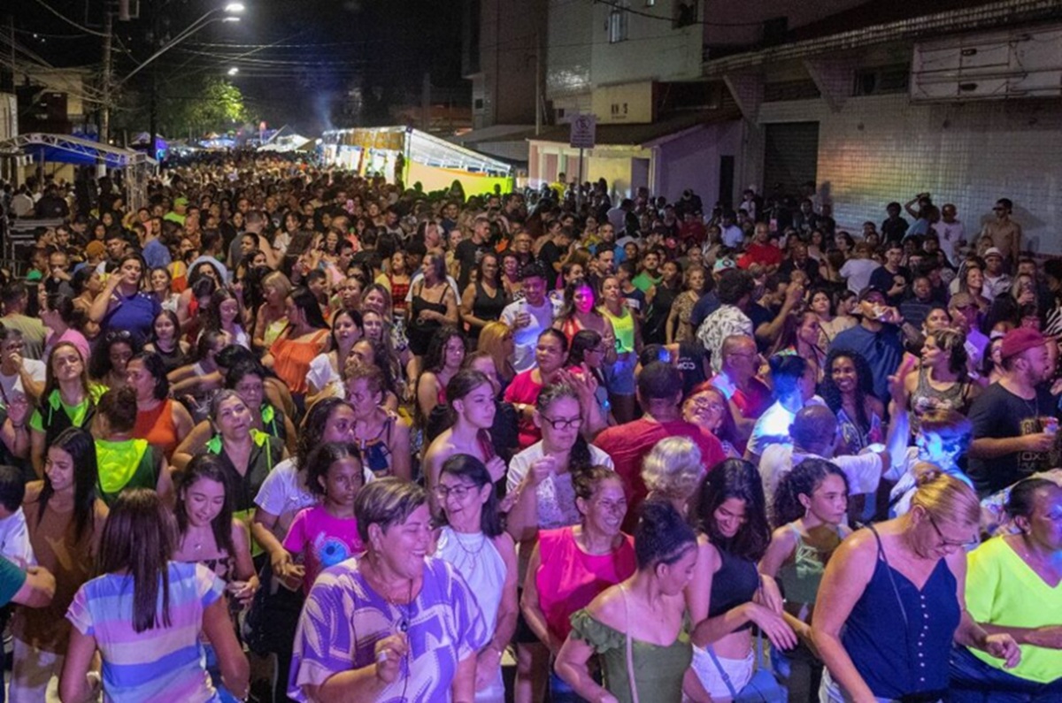 Com o passar do tempo, a programação ganhou estrutura e passou a integrar oficialmente o calendário cultural da cidade