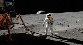 A resposta não é técnica, mas sim uma mistura de política, dinheiro e uma dose de 'perda de interesse' que quase enterrou o sonho espacial.