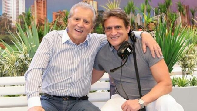 Marcelo de Nóbrega com o Pai, Carlos Alberto de Nóbrega, nos bastidores de 'A Praça é Nossa'
