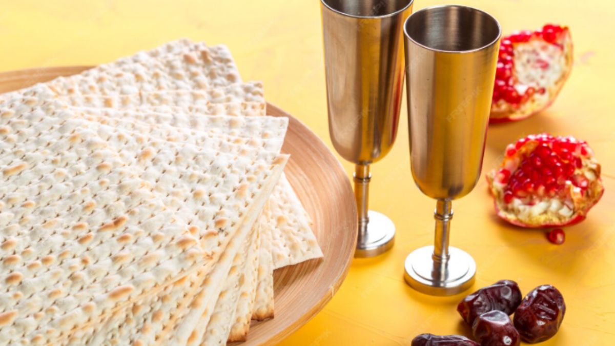 Enquanto cristãos buscam ovos escondidos, judeus evitam fermento e comem ervas amargas para lembrar a escravidão