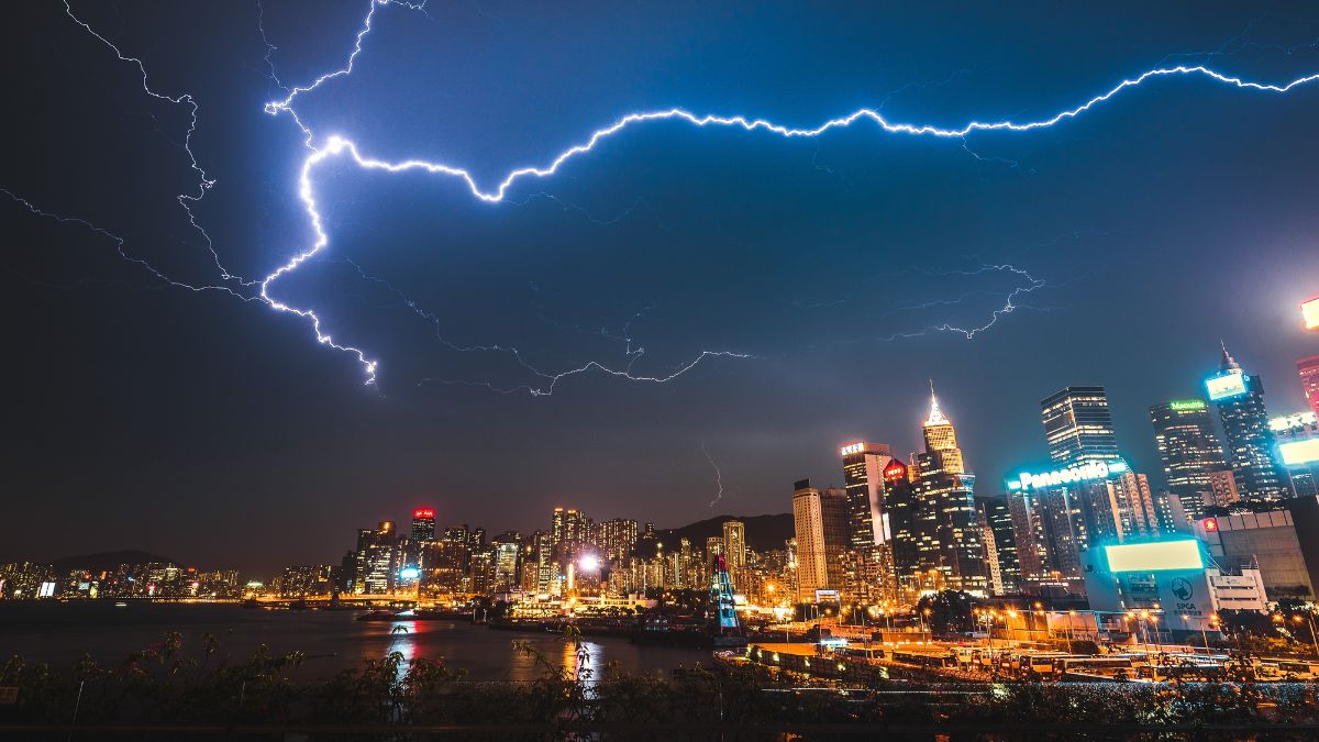 Defesa Civil mantém alerta para novos temporais com raios e ventania nesta terça e quarta-feira de Carnaval em SP