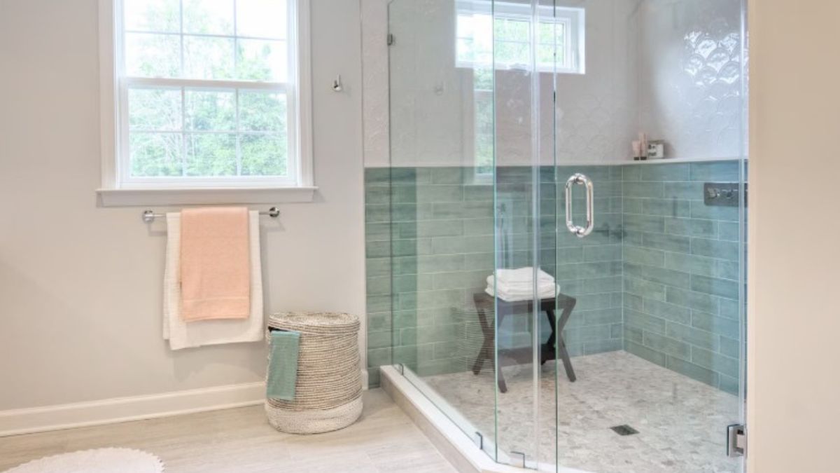 Mistura de acidez natural e textura de papel manteiga restaura o brilho da divisória e evita que novas marcas de água apareçam.