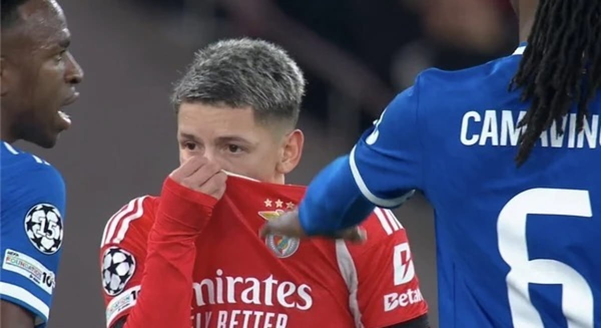 Segundo o camisa 7 do Real Madrid, o autor das ofensas racistas teria sido o argentino Gianluca Prestianni, atleta do Benfica