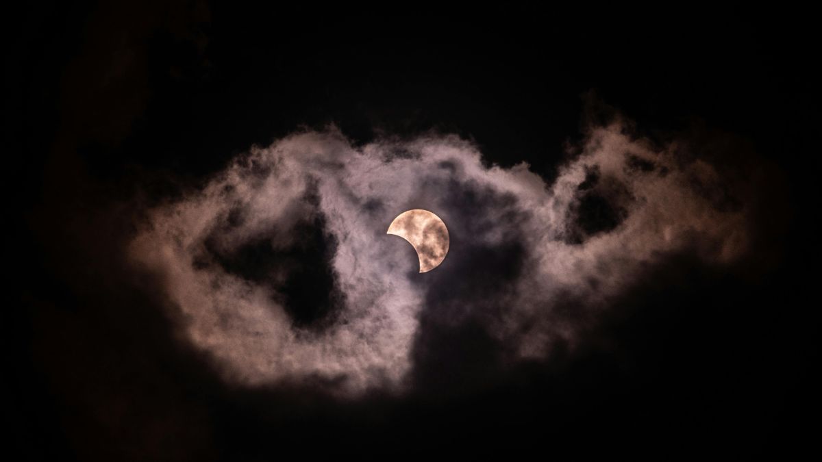 A descoberta obriga a revisão de manuais de astronomia e livros escolares em todo o mundo. /Pexels