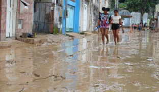 Março de 2026 será marcado por chuvas curtas e extremas em todo o litoral paulista