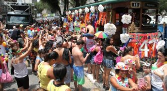 Várias marchinhas que eram sucesso, hoje em dia, não soam mais engraçadas