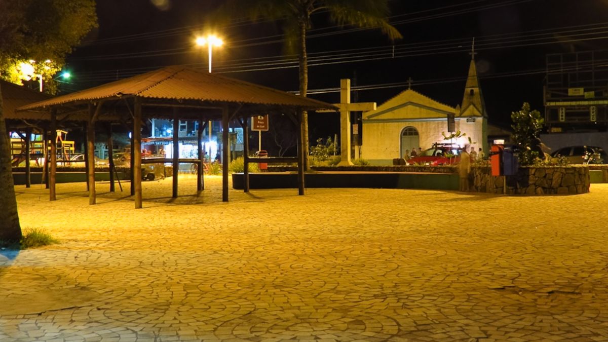 O bairro de Maresias se consolidou como um destino autossuficiente/Wikipédia