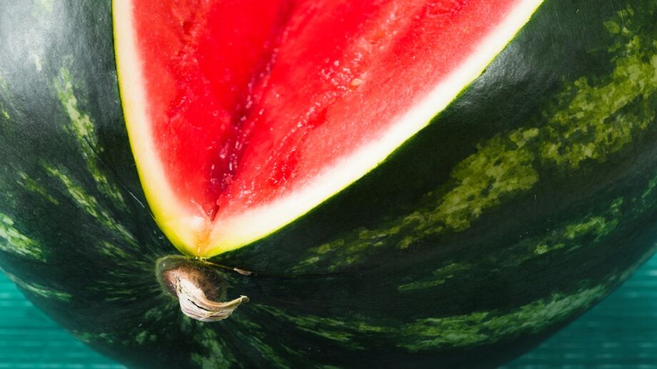 A parte verde da fruta pode ser um poderoso aliado para sua saúde / Freepik
