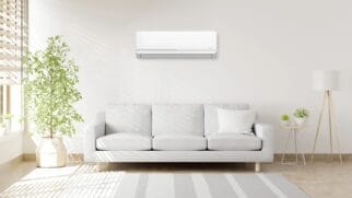 Entre os destaques está o modo economia, projetado para manter a climatização do ambiente com menor consumo elétrico