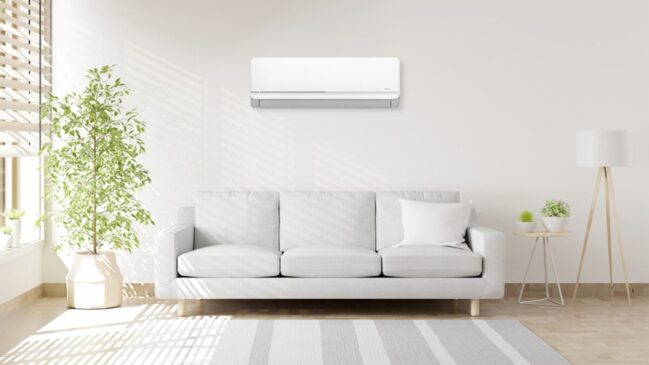 Entre os destaques está o modo economia, projetado para manter a climatização do ambiente com menor consumo elétrico