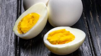 Ricos em nutrientes, ovos são aliados da saúde, mas exigem atenção em casos específicos