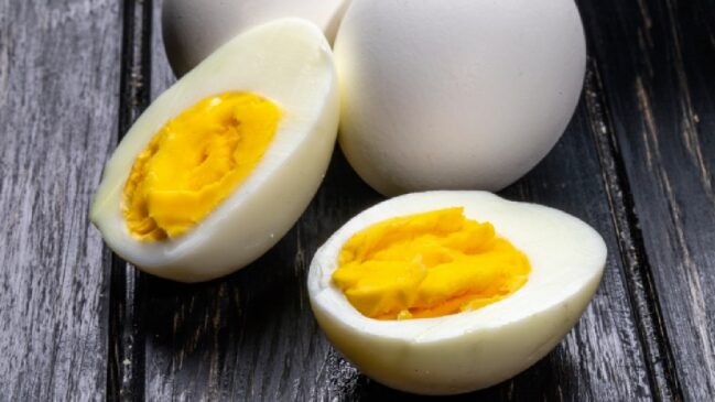 Ricos em nutrientes, ovos são aliados da saúde, mas exigem atenção em casos específicos