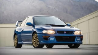 Enquanto o Subaru Forester foi eleito o Carro do Ano 2025-2026 no Japão, por aqui as últimas unidades importadas tiveram que ser comercializadas como seminovas
