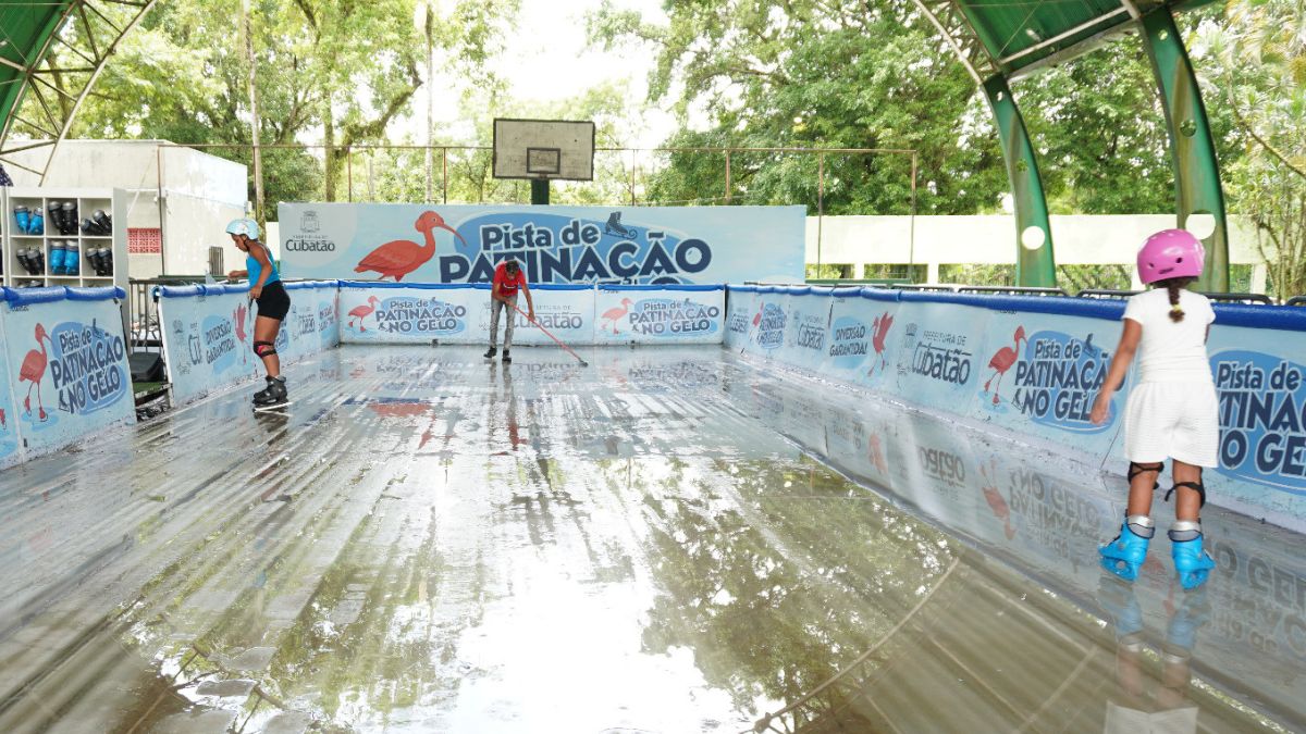 A pista de patinação no gelo de Cubatão segue funcionando até o dia 21 de fevereiro