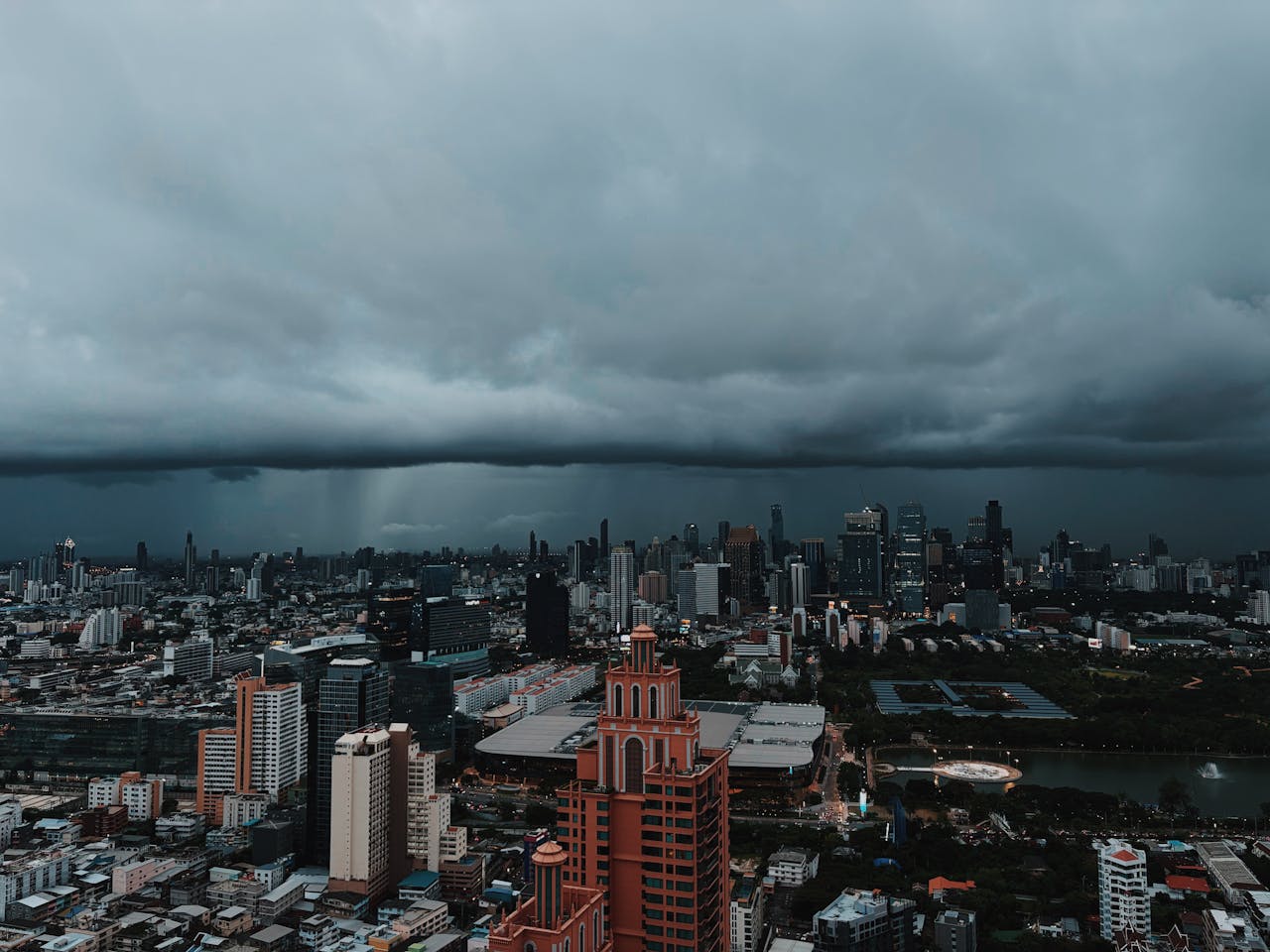 Algumas cidades registrarão temporais durante a tarde / Pexels