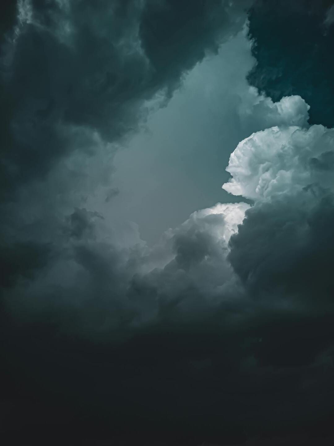 Paz em dias cinzas: você também é do time que ama o som da chuva? / Pexels
