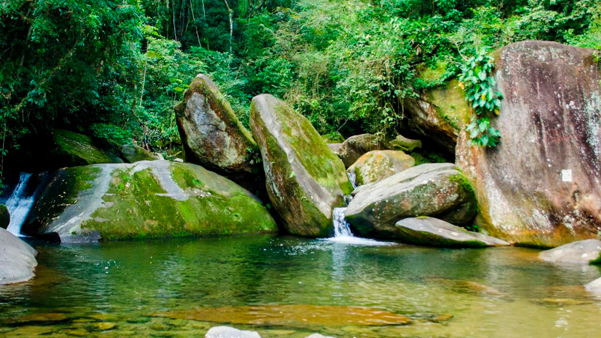 Conhecido oficialmente como Parque Turístico Umberto Salomone, o Poço das Antas é uma das principais atrações do município