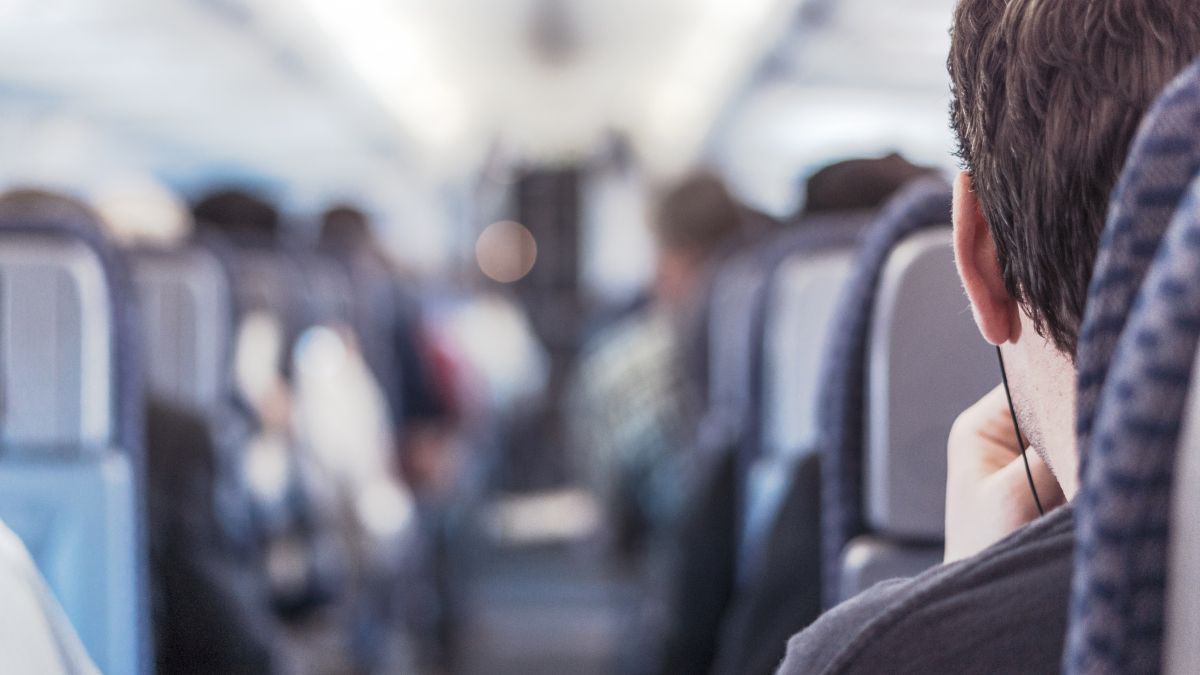 O vento contra ajuda o avião a decolar mais rapidamente, pois aumenta a sustentação / Pixabay