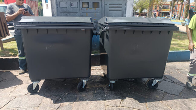 Os contêineres foram implantados com o objetivo de organizar a coleta de lixo e aprimorar a limpeza urbana