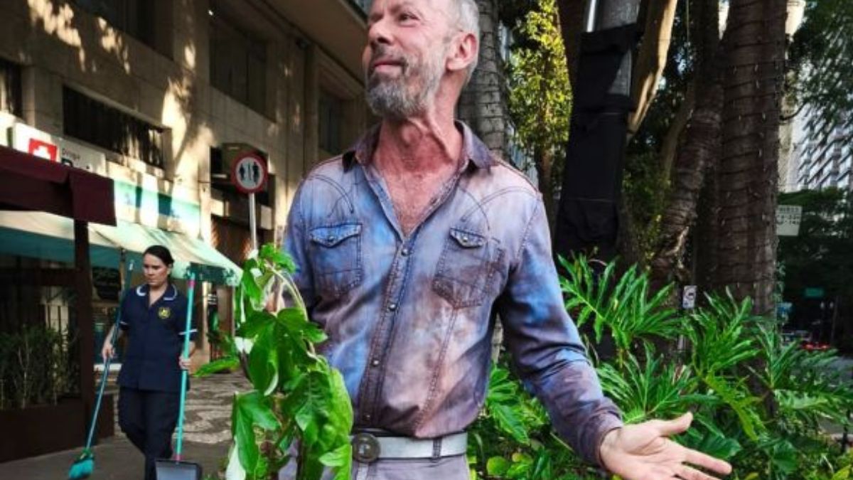 Um ex-designer têxtil decidiu recuperar os canteiros de São Paulo com espécies da Mata Atlântica