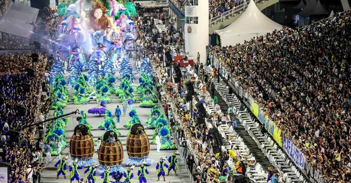Com expectativa de arquibancadas cheias e forte audiência na TV, o carnaval de São Paulo inicia 2026 reafirmando o Anhembi como vitrine dos grandes espetáculos das escolas de samba da capital
