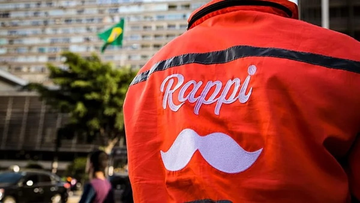 Com estoque próprio e farmacêuticos presentes em tempo integral, a companhia assume a responsabilidade total pela venda e regulação