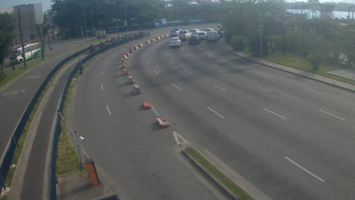 Os motoristas que vão pegar a travessia para Guarujá/Santos esperam 15 minutos, em ambos os sentidos
