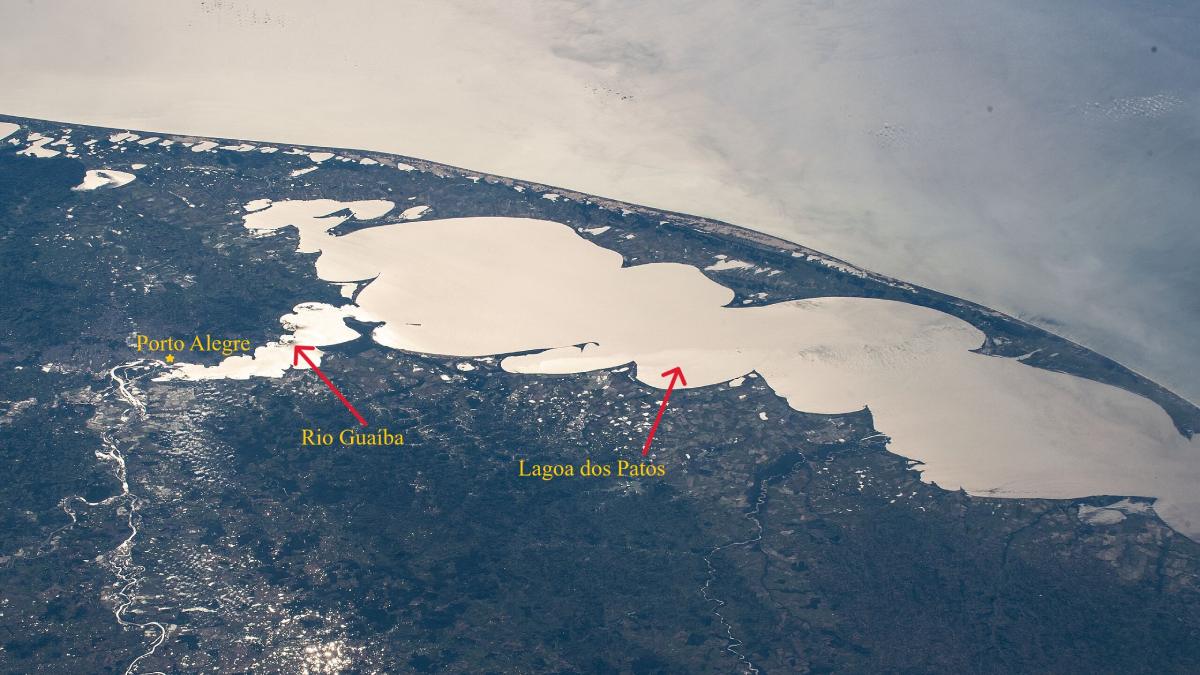 Vista da Lagoa dos Patos, no Rio Grande do Sul: a maior lagoa do Brasil se estende por quase 300 quilômetros e é ponto de lazer, esporte e monitoramento constante após as enchentes de 2024