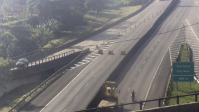 Trecho de 15 km é interditado em rodovia de São Paulo
