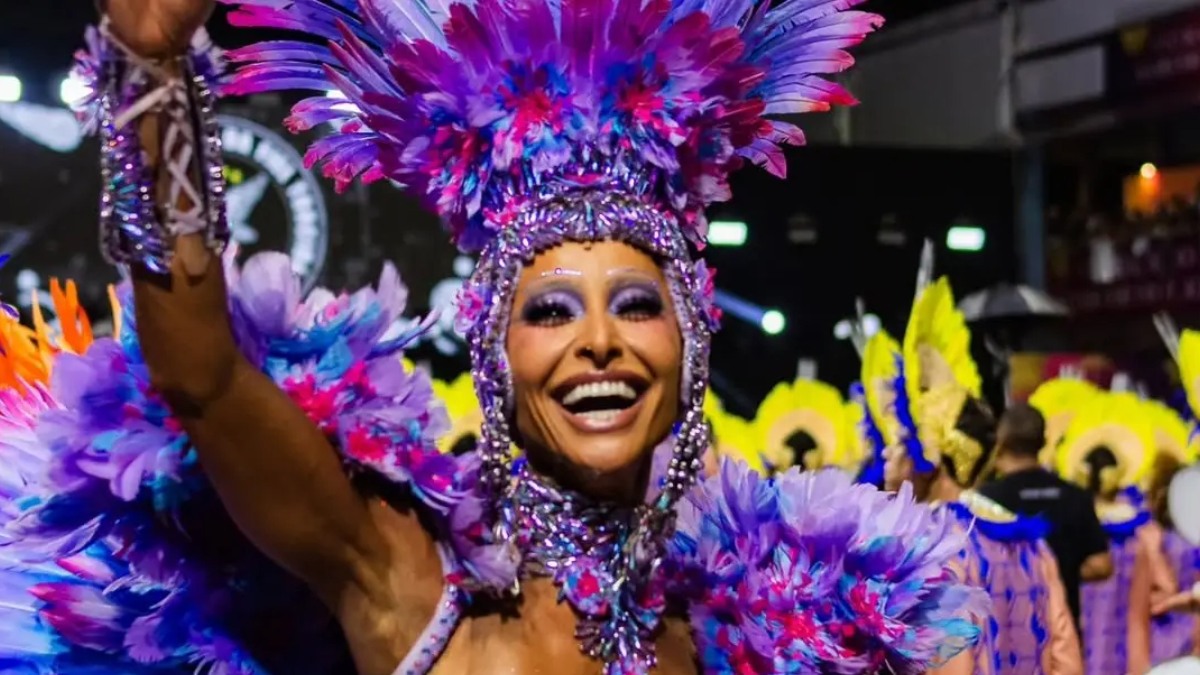 A participação simultânea no pódio paulista e carioca consolidou Sabrina Sato como uma das figuras centrais do Carnaval de 2026