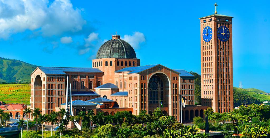 O Santuário Nacional de Aparecida recebe milhões de pessoas todos os anos / Divulgação