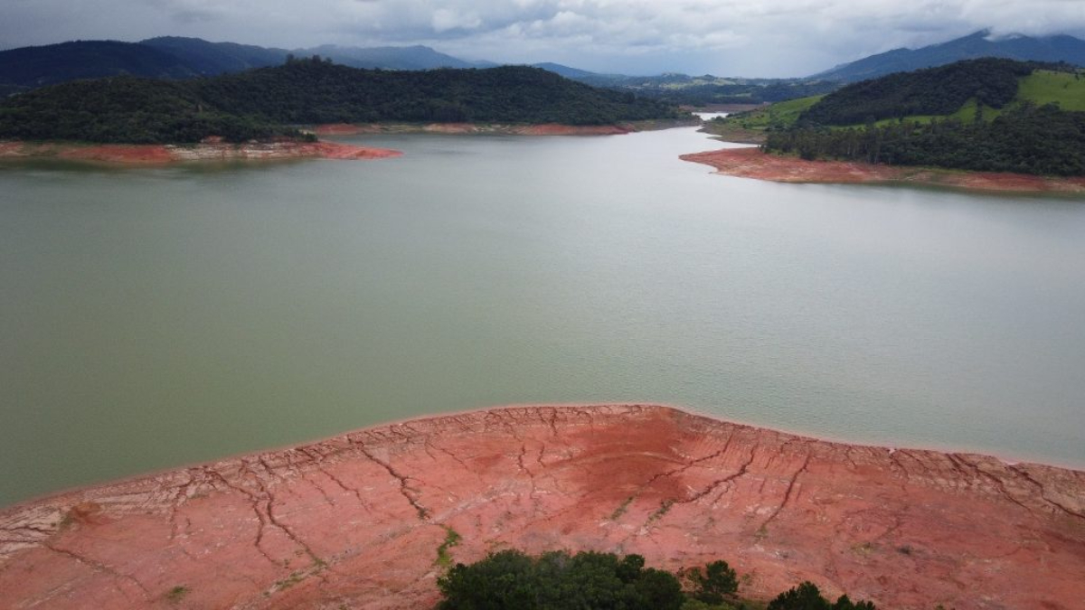 A iniciativa busca conscientizar a população de que a escassez é uma realidade urgente