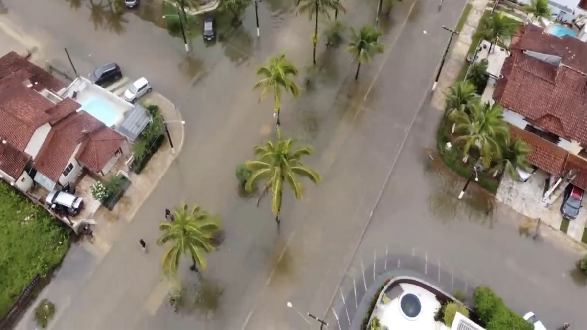 O Brasil vive um novo normal de enchentes, secas severas e ondas de calor, mas a maioria das nossas cidades ainda está 'de mãos atadas'
