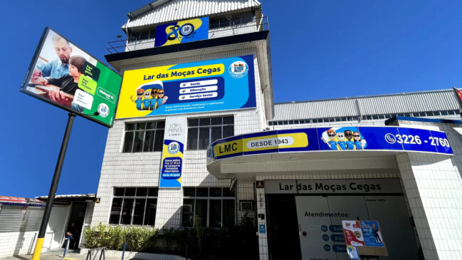 O Lar das Moças Cegas atende gratuitamente aproximadamente 400 pessoas com deficiência visual