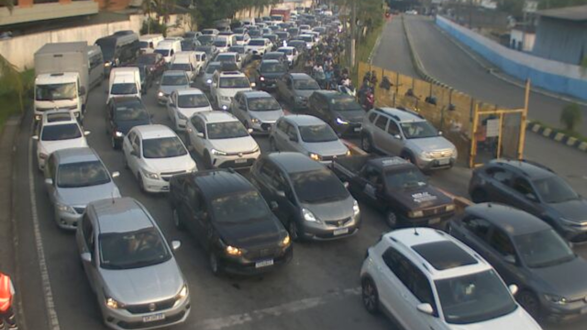 Na travessia SantosGuarujá, o tempo de espera é ainda maior
