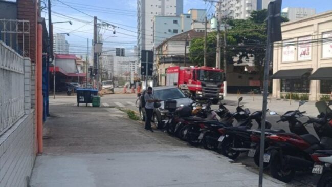 Um encanamento da rede de gás estourou no cruzamento entre as ruas Lobo Viana e Oswaldo Cruz