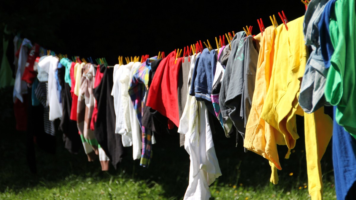 Virar peças mais grossas do avesso pode ajudar a secar de maneira mais uniforme / Pixabay