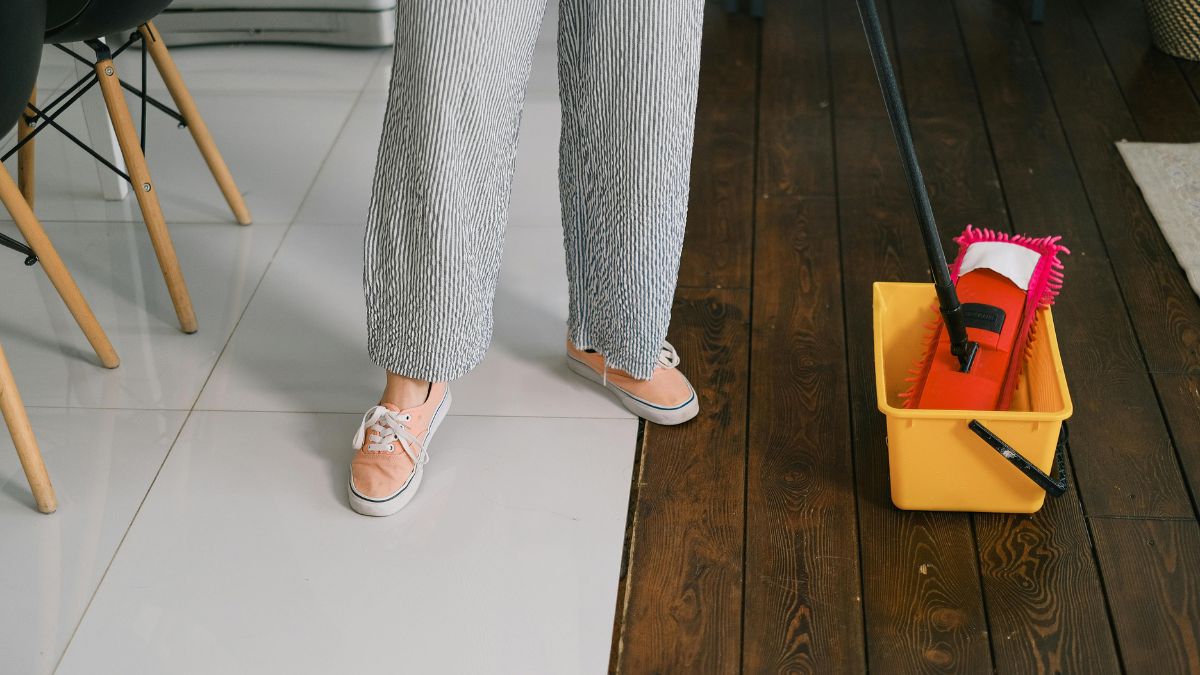 O uso frequente dessas substâncias pode desgastar o material, deixando o rejunte mais vulnerável