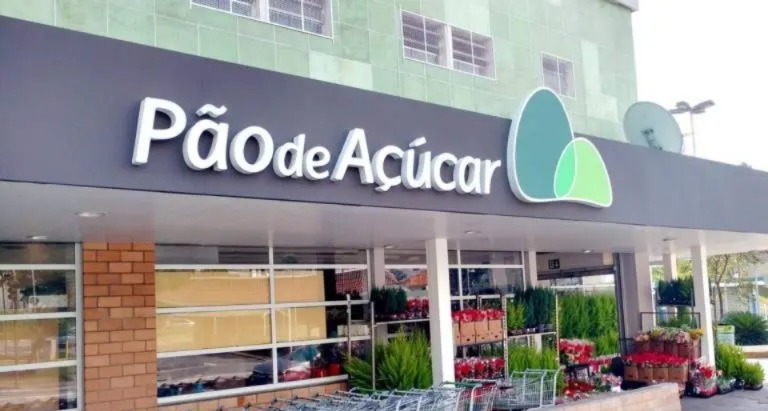 Apesar de faturar R$ 20,6 bilhões e manter mais de 700 lojas, a saúde financeira do GPA está sob pressão extrema