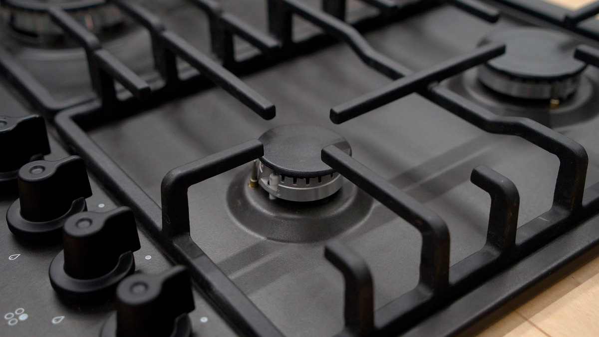 Presente em praticamente todas as cozinhas, o vinagre branco vai muito além do tempero de saladas