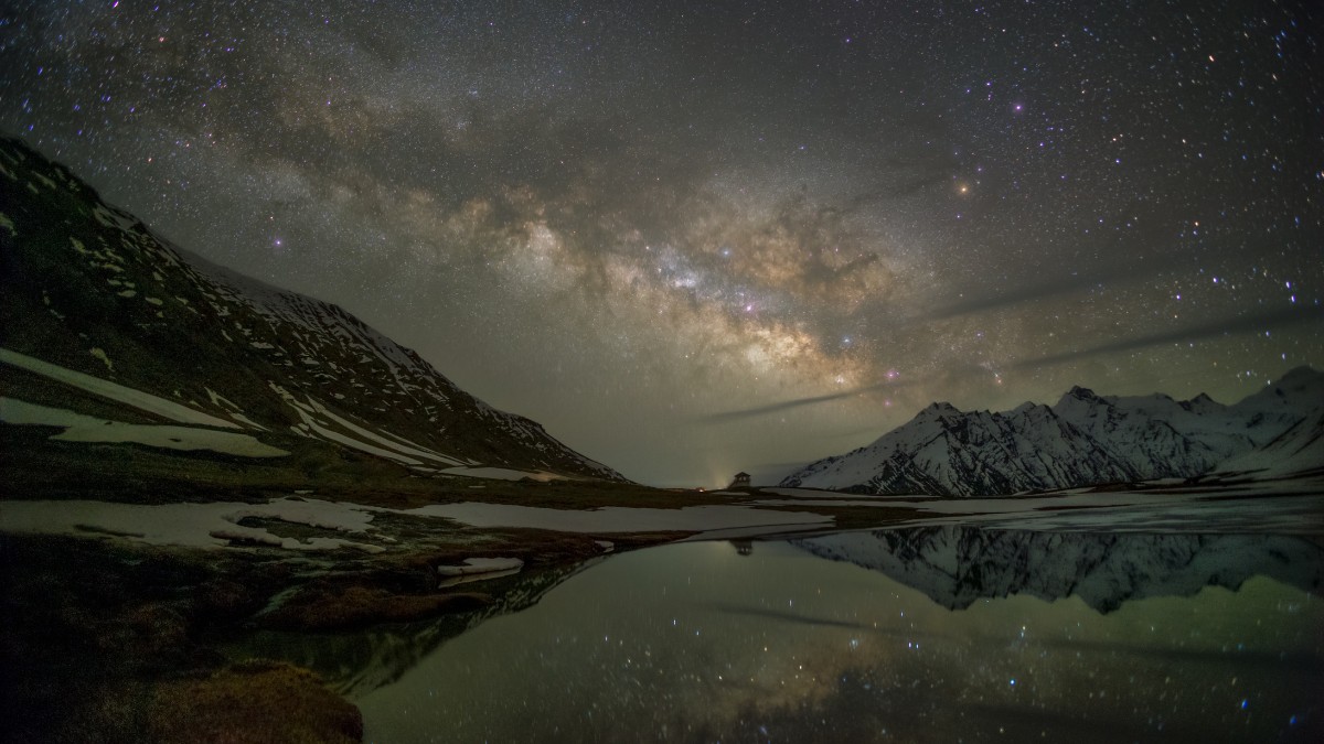Entre poeira cósmica e bilhões de estrelas, a Via Láctea guarda mistérios fascinantes / Pixabay