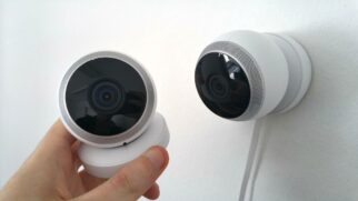 Saiba se o morador pode monitorar o corredor do prédio por conta própria e quais os limites entre a segurança e a privacidade