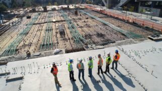 A redução da atividade industrial no Brasil tem impactado diretamente a geração de empregos para engenheiros, especialmente em setores ligados à tecnologia e à produção