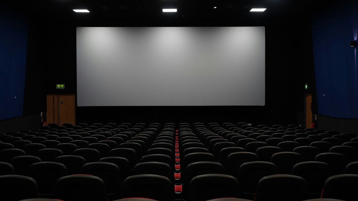 Leis de incentivo cultural e fundos setoriais são responsáveis por garantir recursos que permitem a realização de filmes brasileiros em diferentes regiões do país. Unsplash/Geoffrey Moffett