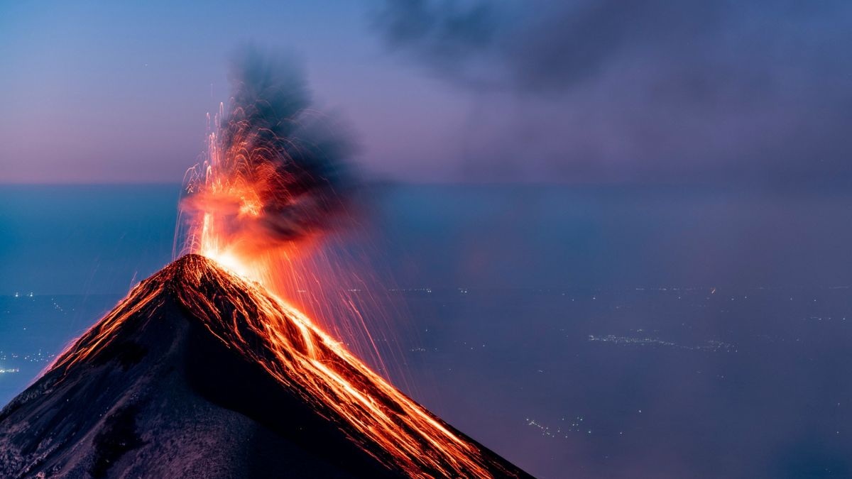 A erupção do Eyjafjallajökull em 2010 lançou grandes quantidades de cinzas na atmosfera, interrompendo o tráfego aéreo em grande parte da Europa. Unsplash/Alain Bonnardeaux