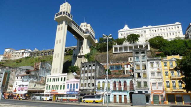 Idealizado por Antônio Francisco de Lacerda, o projeto foi uma resposta ousada ao abismo geográfico de Salvador