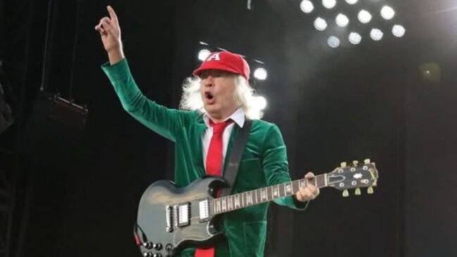 O guitarrista Stevie Young, da banda AC/DC, foi internado nesta quinta-feira (19) em Buenos Aires