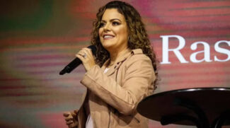 A pastora e cantora gospel Ana Paula Valadão comemorou a ofensiva de Israel sobre o Irã