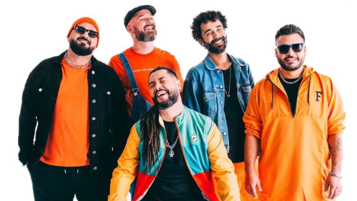 A banda Maneva desembarca em Santos no dia 21 de março