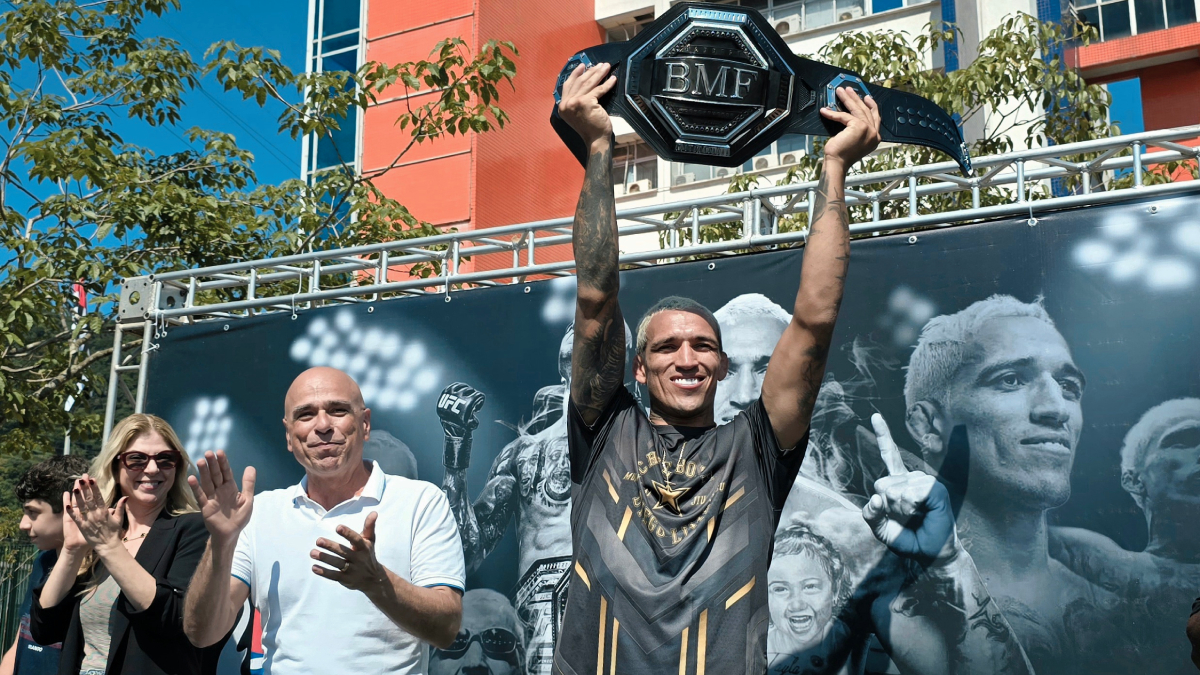 Charles foi recebido pelo prefeito Farid Madi e pelo secretário municipal de Esporte e Lazer